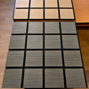Freja dřevěný akustický panel na stěnu s kostkovaným vzorem – 60x60cm – white oak (11) Freja dřevěný akustický panel na stěnu s kostkovaným vzorem - 60x60cm - white oak (11)