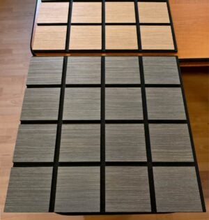 Freja dřevěný akustický panel na stěnu s kostkovaným vzorem – 60x60cm – white oak (11) Freja dřevěný akustický panel na stěnu s kostkovaným vzorem - 60x60cm - white oak (11)
