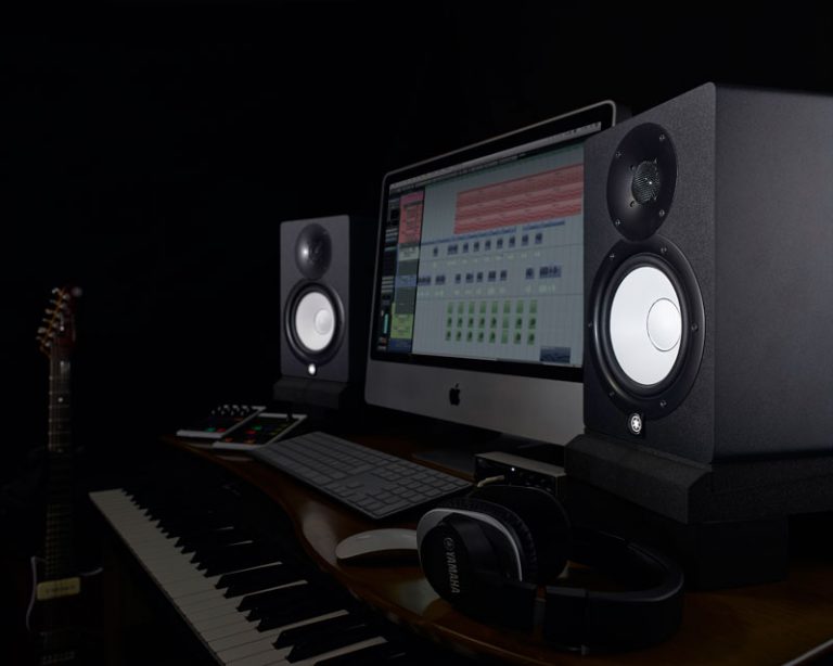 Měli bychom si vybrat aktivní studiový monitor Yamaha HS7 nebo Yamaha HS8?