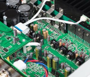 Zesilovač SA30 uvnitř