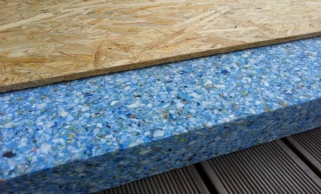 Akustický panel z recyklované pěny s OSB deskou