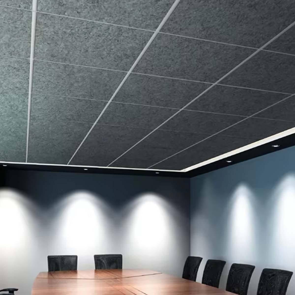 Filcový panel Bilnora na stropě pro snížení hluku